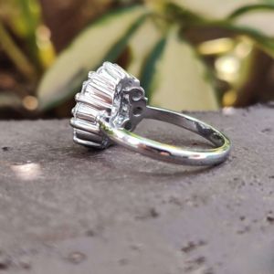 Anillo de Compromiso y Boda de Plata de Ley 925 con Diamante Cultivado en Laboratorio de Corte Europeo para Mujer - Product Image 6