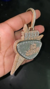 Colgante de Lujo Hip Hop de Plata de Ley 925 con Letra Personalizada Iced Out, Diamantes de Moissanita VVS Brillantes Redondos y Baguette - Product Image 2