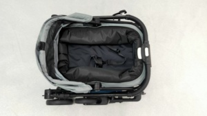 Poussette pliable en aluminium légère pour chien remorque confortable pour animaux de compagnie pour balades à vélo voiture voyage transporteurs pour animaux de compagnie et produit de voyage - Product Image 5