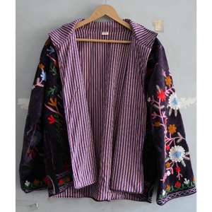 Veste en velours brodée à la main ethnique Boho Manteau d'hiver élégant pour femmes - Product Image 4