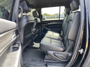 Jeep Wagoneer L Series II Twin Turbo 4WD 2024 Usado en Buenas Condiciones - Product Image 6