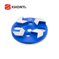 Disques abrasifs diamantés à quatre segments de flèche de 4 pouces Disques abrasifs personnalisés OEM pour béton Terrazzo avec axe