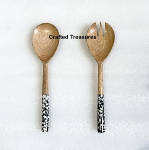 Ensemble de service à salade en résine et bois de Style unique Taille personnalisée Ensemble de cuillère à salade en résine et bois 2025 Tendance Résine Ustensiles de cuisine Maison - Product Image 5