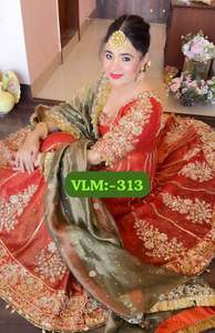 Robe Anarkali de luxe de fabrication indienne, tenue ethnique pour femmes, avec dupatta, disponible à la vente - Product Image 3