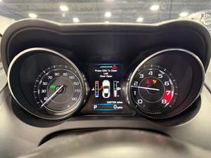 Increíble Jaguar F-TYPE Coupé RWD 2015 Usado en Perfectas Condiciones, con Poco Kilometraje, en Existencia, Ofrecido a una Fantástica Oferta - Product Image 4