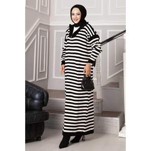 Vestido de punto de cuello alto con cremallera negro - Product Image 2