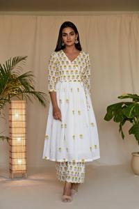 Mini robe en soie jaune Angrakha Kurta et Palazzos de haute qualité du fabricant Stylish Kurti and Pants - Product Image 4