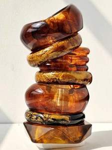 กำไลเรซิ่นคุณภาพสูงกันน้ำสำหรับสุภาพสตรี ผิวเงางาม น้ำหนักเบา ปรับแต่งได้ เครื่องประดับแฟชั่นสำหรับสไตล์โมเดิร์นและดั้งเดิม - Product Image 2