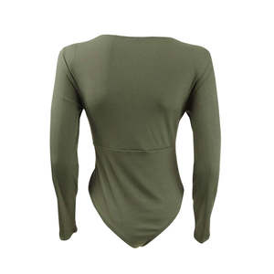 Bar III Body attillato da donna verde taglia grande con dettagli intrecciati - Product Image 3