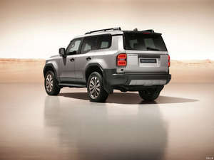 2023 2.4T Cruiser Land SUV Grande 4x4 Automático Volante a la Izquierda Multifunción Asientos de Cuero - Lado Izquierdo - Product Image 3