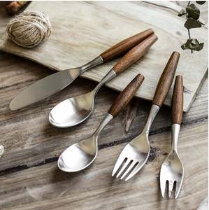 Juego de Cubiertos Sostenibles de Acero Inoxidable y Madera, Aptos para Lavavajillas y Ligeros, que Combinan Elegancia y Calidez Natural - Product Image 1