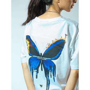 เสื้อเจอร์ซีย์เนื้อผ้าลำลอง 'Burning Butterfly' ระบายอากาศได้ดี - Product Image 1