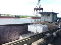 Vente en gros de ciment Portland gris de haute qualité 32.5 42.5 52.5 Mpa grade de résistance pour la construction au Vietnam