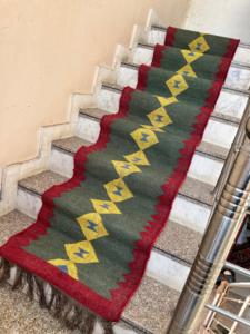 Venta caliente 100% Material de yute y lana hecho a mano bordado tejido rectángulo en forma de alfombras de piso a precio barato alfombra de decoración del hogar - Product Image 3