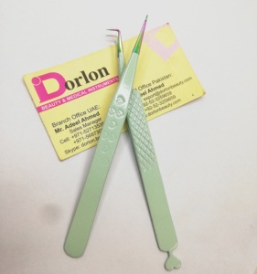 Pince à cils vert menthe Volume incurvé à 90 degrés Acier durable à pointe droite avec pointe arc-en-ciel Matériau en acier inoxydable - Product Image 2