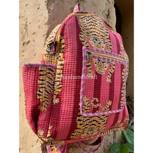 Vente en gros Tissu de coton imprimé tigre Sac à dos d'étudiant à fermeture éclair Sac à main d'école quotidien matelassé antivol de grande capacité - Product Image 3