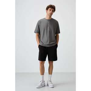 Camiseta de Jersey 100% Algodón Gris Oscuro para Hombre, Corte Holgado con Textura Gruesa y Diseño Estampado-88366 - Product Image 5