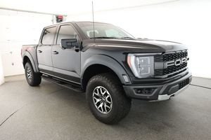 2023 F-o-r-d F-150 R-a-p-t-o-r Super-Crew 4WD faible kilométrage et prix abordable en stock prêt pour l'expédition - Product Image 2