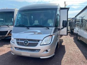 Winnebago V-i-a 25Q d'occasion de 2014 prêt à être vendu - Product Image 2