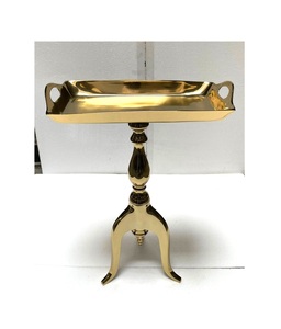 Mesa auxiliar cuadrada de aluminio fundido de alta calidad más vendida con acabado dorado Mesas auxiliares personalizadas - Product Image 5