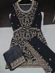 2024 Venta caliente nuevo vestido Kurti bordado de 3 piezas para mujeres indias con Salwar precio al por mayor por exportador indio - Product Image 6