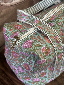 Nueva bolsa de lona de viaje de gran tamaño con estampado hecho a mano, bolsa de gimnasio personalizada, bolsa acolchada de algodón multiusos - Product Image 4