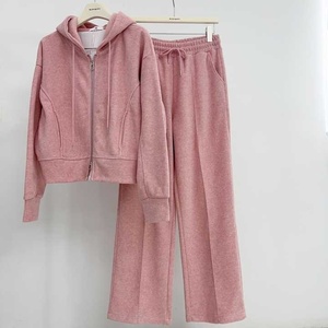 Sweat-shirt à manches longues confortable pour femmes ensemble de survêtement en tissu doux pour le fitness quotidien décontracté imprimé - Product Image 3