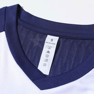 Uniformes de fútbol personalizados de poliéster 100% con el mejor diseño, ropa de equipo de sublimación transpirable de secado rápido para fútbol de verano - Product Image 2