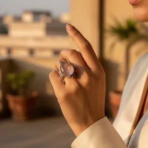 Bague en argent 925 avec quartz rose pour femmes, bijoux en pierres précieuses géométriques faits à la main avec placage rhodium, ensemble fin avec zircon comme pierre principale - Product Image 2