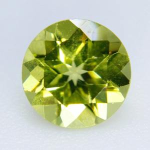 พลอยเพอริดอทดั้งเดิมเกรด AA สีเขียวเข้มทรงเหลี่ยมเจียระไนขนาด 10x10 มม. น้ำหนัก 5-8 กะรัต หุ้มด้วยแว็กซ์/น้ำมัน สำหรับทำเครื่องประดับ - Product Image 1