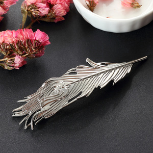 Barrettes à <span class=keywords><strong>cheveux</strong></span> tendance en forme de <span class=keywords><strong>plume</strong></span>, bijoux fantaisie, accessoires pour femmes, pinces à <span class=keywords><strong>cheveux</strong></span> en métal doré pour adultes - Product Image 2