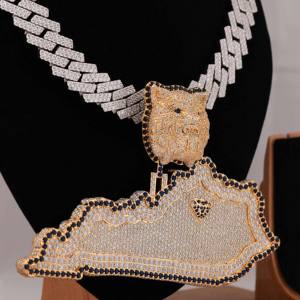Colgante de Plata de Ley 925 Personalizado con Mapa de Kentucky y Diamante Moissanita, Chapado en Oro de 14K, Estilo Moderno para Fiestas Funky y Hip Hop - Product Image 4