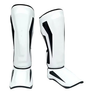 Espinilleras de Fútbol de Cuero Profesional de Alta Calidad, Diseño Personalizado, Ligeras, Protección para Niños y Adultos, Tallas S/M - Product Image 1