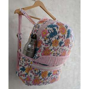 Mini sac à dos léger en coton imprimé à la main en Inde avec fermeture à glissière, imprimé floral fait à la main, sac de voyage et d'école - Product Image 3