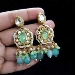 Boucles d'oreilles élégantes en perles de cuivre et de laiton vintage parfaites pour les fêtes de mariage Vêtements de fête disponibles en commandes personnalisées et en gros - Product Image 4