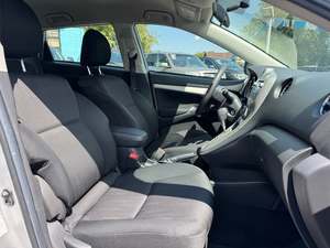 2011 Toyota Matrix S AWD usado Diesel automático Kei Pickup asientos de cuero R17 neumáticos cámara trasera Interior oscuro 4L motor - Product Image 6