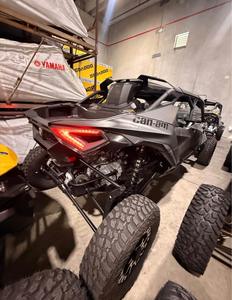 Can-Am Maverick R Max 4 places Turbo Side-by-Side avec transmission DCT à 7 vitesses - Product Image 2