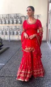 Designer de style indien et pakistanais porte un haut de travail brodé en fausse georgette et un palazzo Sharara avec Dupatta - Product Image 2