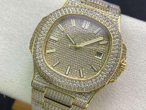 นาฬิกาข้อมือหนังสแตนเลสสตีลสไตล์ฮิปฮอปสุดหรู ประดับเพชรโมอิสซาไนต์คุณภาพ VVS1 งานแฮนด์เมด ผลิตในอินเดีย - Product Image 2