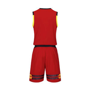 Camiseta y pantalones cortos de baloncesto personalizados para hombre, uniforme con diseño de logotipo personalizado, transpirable, 100% poliéster, sin mangas - Product Image 3