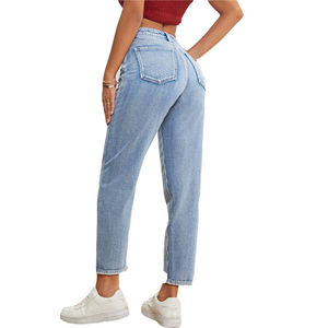 Pantalones vaqueros personalizados de alta calidad para mujer, pantalones vaqueros de corte regular de tiro medio, pantalones vaqueros azules claros lavados con minerales rasgados para mujer - Product Image 3