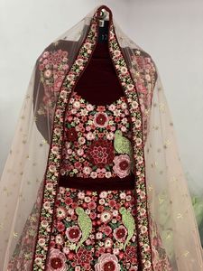 Lehenga Choli-ropa de novia para boda, 9000 terciopelo con hermosa flor bordada, multihilo y Diamante, venta al por mayor - Product Image 5