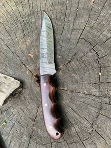 Lame en acier damas faite à la main avec manche en bois de rose couteau de camping en plein air pour Skinner & Hunting personnalisable OEM DIY Grade. - Product Image 4