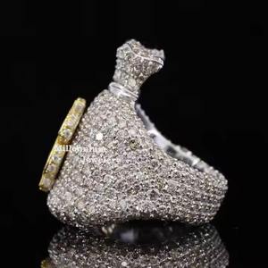 Anillo de dedo de diamante redondo cultivado en laboratorio amarillo de 10K de lujo personalizado estilo Hip Hop Unisex - Product Image 3