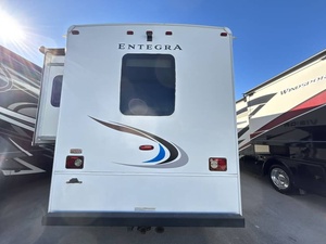 2019 Used Coach V-i-s-i-o-n 31V Adjustable <b>Camping</b> Cruiser Rooftop Camper Euro 6 4-6 Persons One Bedroom Refrigerator Kitchen - Product Image 2