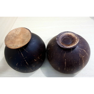 Tazón de cáscara de coco Diseñado para impresionar con simplicidad rústica para guardar joyas de alimentos o piezas decorativas - Product Image 1