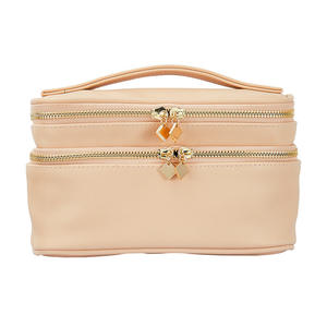 Estuches cosméticos radiantes atractivos de tren polimático con dos capas Estuches cosméticos abundantes profundos lujosos para dama de honor - Product Image 4