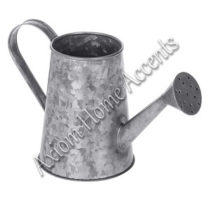 Verde Oliva elegante interior y exterior cuidado de plantas regadera hecha a mano Metal por Axiom Home Accents - Product Image 2