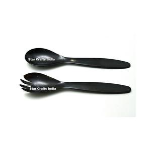 Ensemble de serveurs à salade en corne naturelle de qualité supérieure, personnalisable, décoratif pour la table, ustensiles de cuisine faits à la main, fabriqués en Inde - Product Image 1