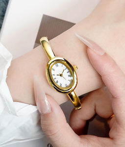 Montre Femme 2025 Virtue Simple et Tendance, Étanche, Boîtier en Alliage Doré, Petit Cadran Ovale, Chiffres Romains - Product Image 4